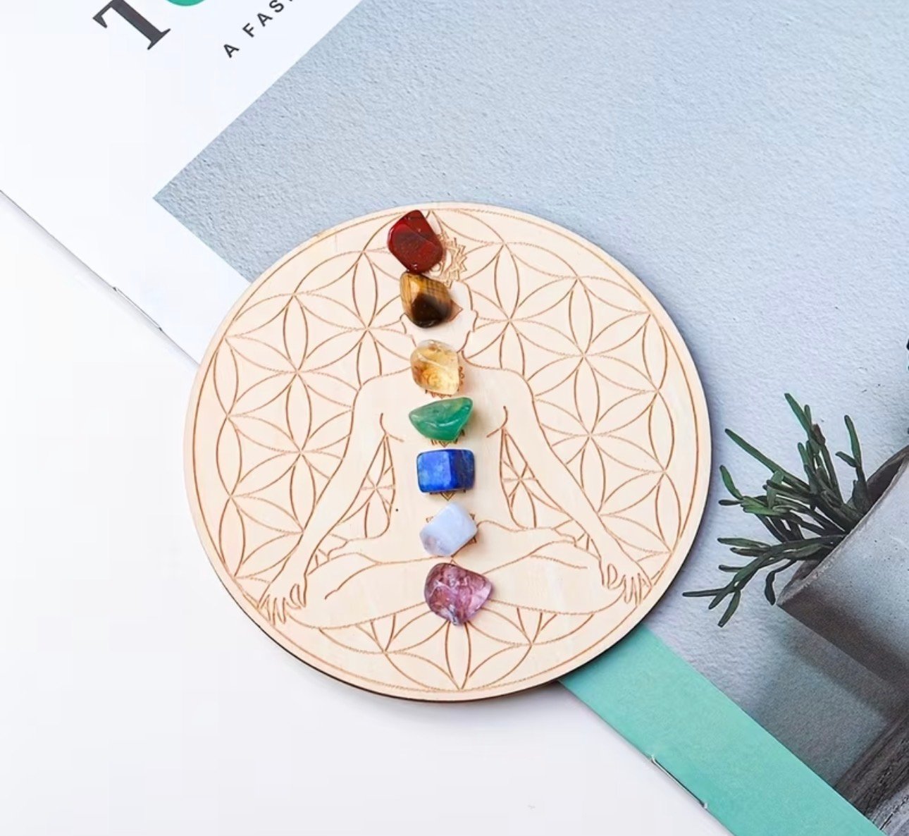 TABLERO MADERA CON PIEDRAS SIETE CHAKRAS