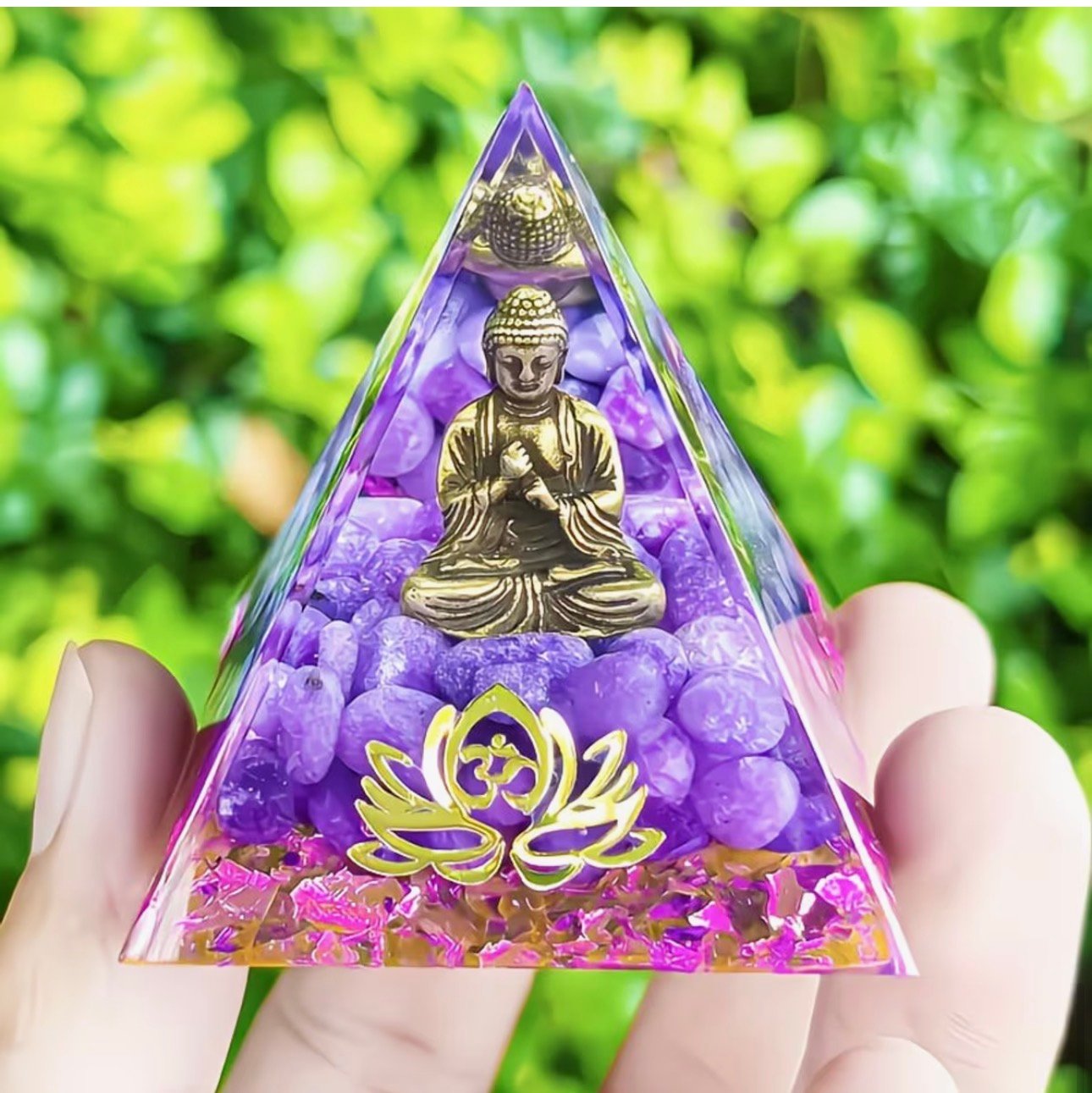PIRAMIDE AMATISTA CON BUDA