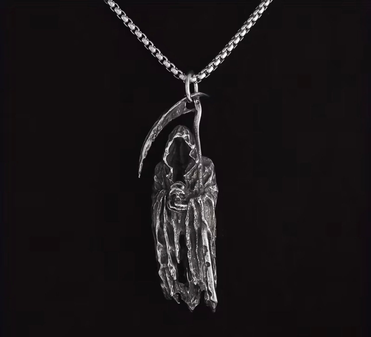 COLLAR SANTA MUERTE GOTICA