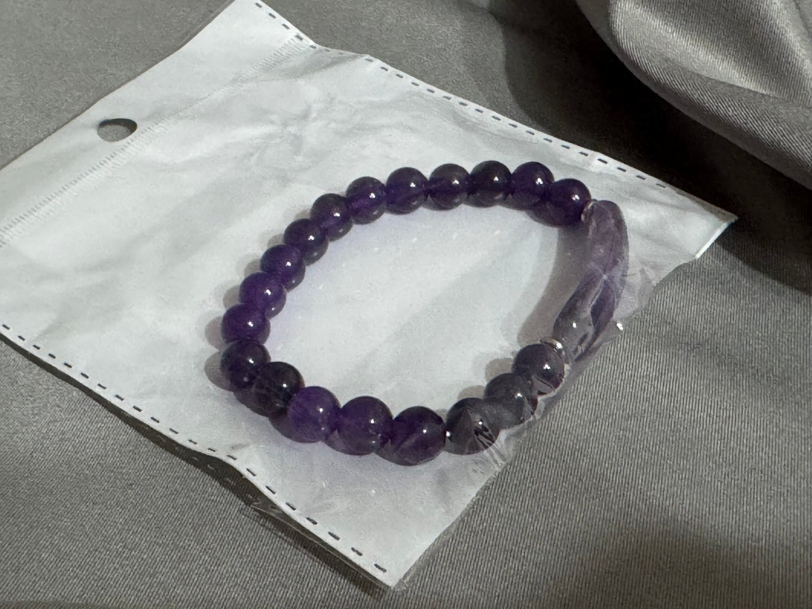 PULSERA AMATISTA CUENTAS REDONDAS Y UNA LARGA - Imagen 2