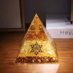 PIRAMIDE ORGONITA DORADA ESTRELLA